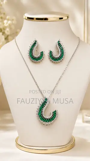  Add a Touch of Elegance to Your Style! 