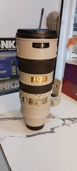 Nikon Lens 70-200 F2 8