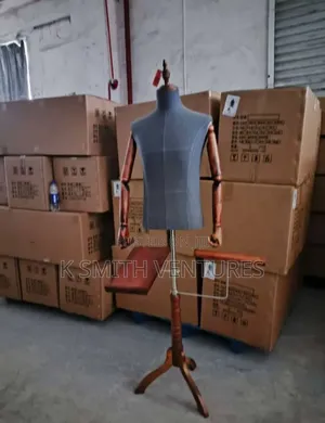 Male Suit Skeleton Mannequin