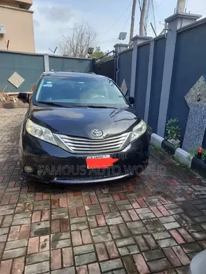 Toyota Sienna XLE 7 Passenger 2012 Gray