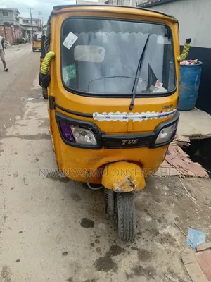 TVS King Cargo 2021 Yellow
