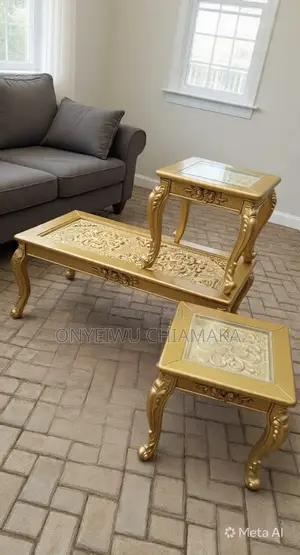 Luxury Royal Center Table With 2 Side Stools