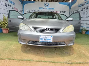 Toyota Camry 2005 Gray