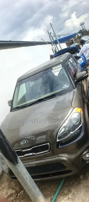 Kia Soul + 4dr Wagon (2.0L 4cyl 6A) 2014 Brown