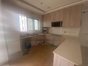 2bdrm Apartment in Lekki Phase 1 for rent