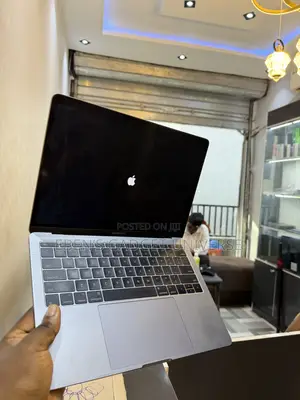 Laptop Apple MacBook Pro 2017 8GB Intel Core i5 SSD 256GB