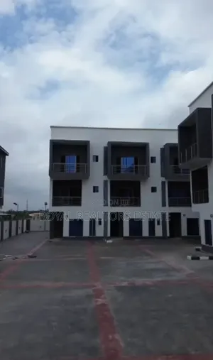4bdrm Townhouse/Terrace in Gaduwa for sale