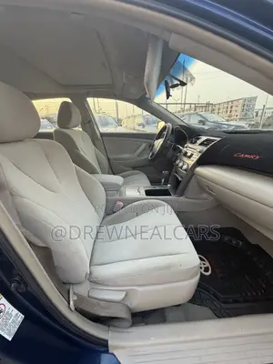 Toyota Camry LE 4dr Sedan (2.5L 4cyl 6A) 2011 Blue