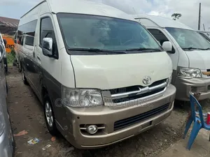 Toyota HiAce 2015 White