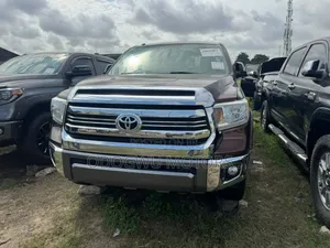 Toyota Tundra 2017 Brown