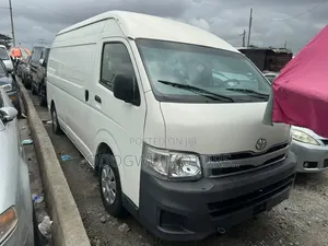 Toyota HiAce 2015 White