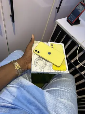 New Apple iPhone 11 128 GB Yellow