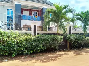 8bdrm Duplex in Owerri for sale