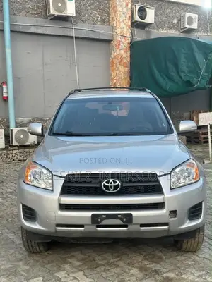 Toyota RAV4 2010 Silver