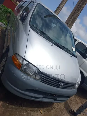 Toyota HiAce 2003 Silver