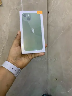 New Apple iPhone 13 128 GB Green