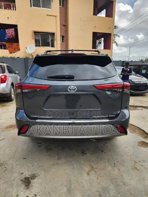 Toyota Highlander Platinum 2022 Gray
