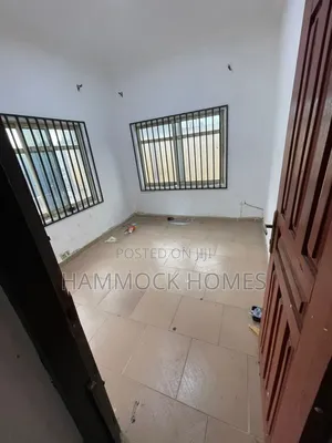 3bdrm Block of Flats in Hope Estate, Alakia for rent