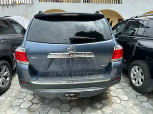 Toyota Highlander 2014 Blue