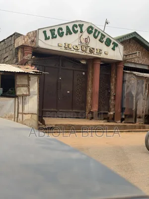 10bdrm Apartment in Ikorodu for sale
