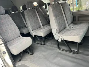Toyota HiAce 2019 White