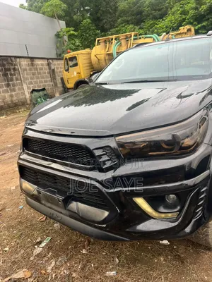 Toyota Hilux 2020 Black