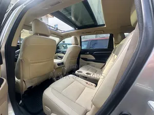 Toyota Highlander 2014 Gold