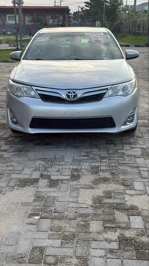 Toyota Camry XLE 4dr Sedan (3.5L 6cyl 6A) 2014 Silver