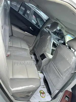 Toyota Camry XLE 4dr Sedan (2.5L 4cyl 6A) 2013 Silver