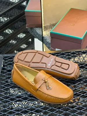 Loro Piana Summer Walk
40 - 46