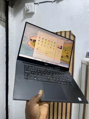 Laptop Dell Precision 5530 16GB Intel Xeon SSD 512GB