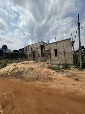 4bdrm Duplex in Oshimili North for sale