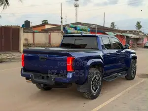 Toyota Tacoma SR Double Cab 4WD 5.0 ft. SB (Automatic) 2025 Blue