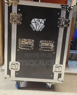 Steck Audio Flight Cases for Power Amplifiers;