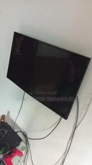 32' Inches Non Smart Samsung Tv