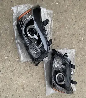 Lastest Headlamp and Rear Light for Toyota Highlander 2005 Model