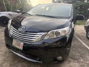 Toyota Sienna XLE 8 Passenger 2011 Black