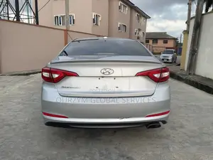Hyundai Sonata Limited 4dr Sedan (2.4L 4cyl 6A) 2015 Silver