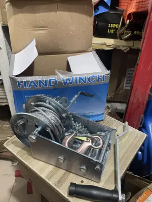 Heavy-Duty Manual Hand Winch With Steel Cable