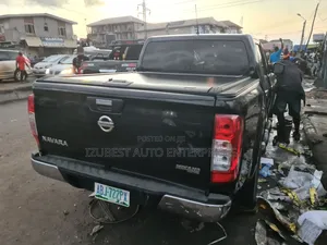 Boot Cover Nissan Navara