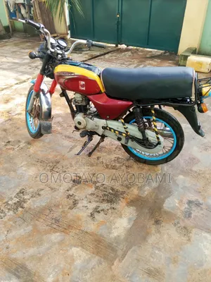 Bajaj Boxer 2026 Red
