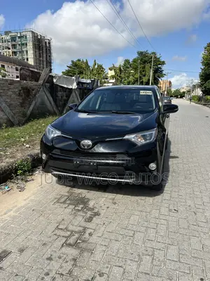 Toyota RAV4 XLE 4dr SUV AWD (2.5L 4cyl 6A) 2018 Black