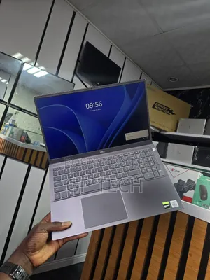 Laptop Dell Vostro 15 5590 16GB Intel Core i5 SSD 256GB