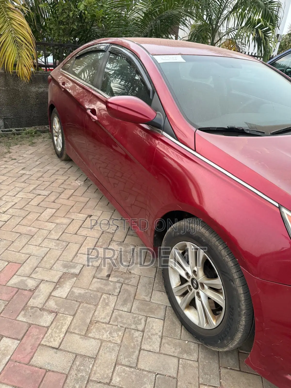 Hyundai Universe 2014 Red