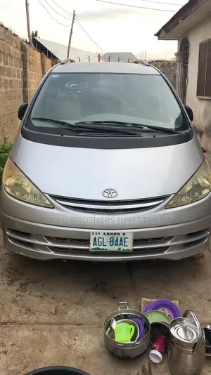 Toyota Previa 2000 Gray