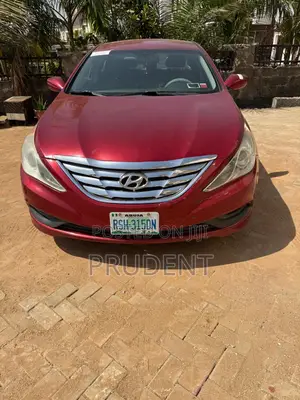 Hyundai Universe 2014 Red