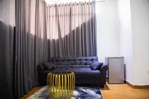 Serviced Apartment