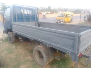 Buy 6 Tyres Nissan Cabstar