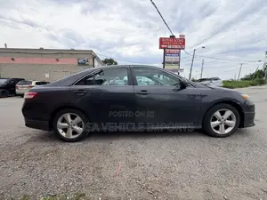 Toyota Camry SE 4dr Sedan (2.5L 4cyl 6A) 2011 Gray
