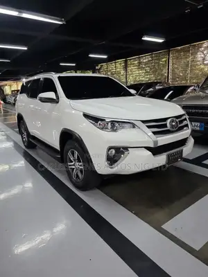 Toyota Fortuner 2.4 D RWD 2019 White